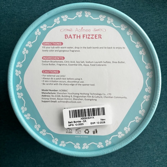 Organic Handmade Bath Bombs Set in Round Metallic Box - Picture 5 of 5